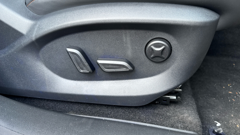 MG HS 1.5 T-GDI Trophy 5dr Petrol Hatchback